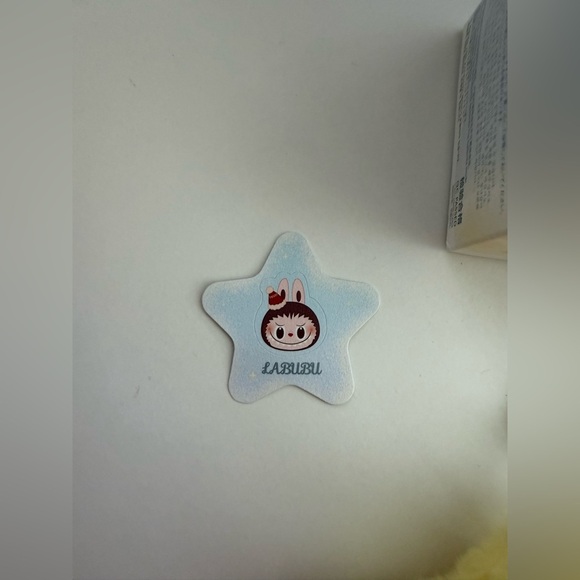 Nwt Labubu Pop Mart X THE MONSTERS: Classic Series Sparkly Star Plush Pendant - Picture 4 of 8